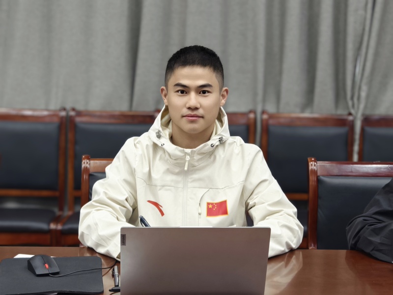 青年教师张敬一发言.jpg 青年教师张敬一发言.jpg